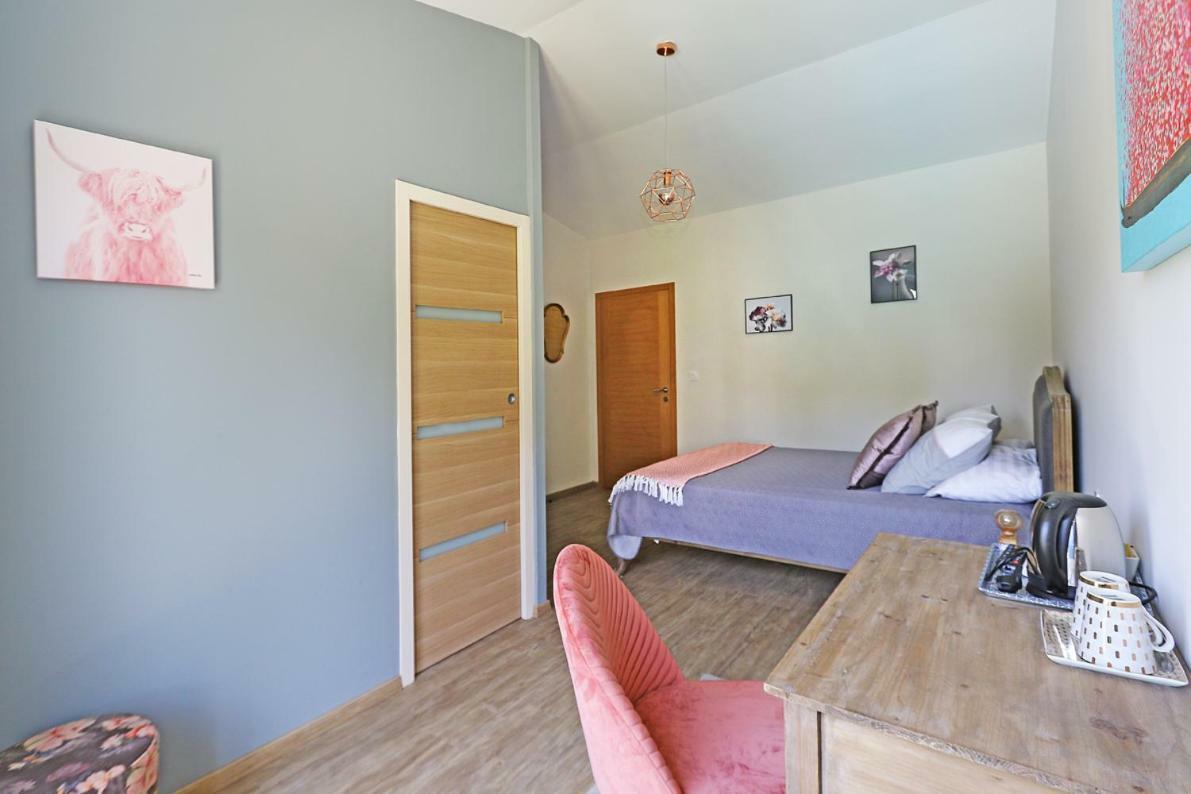 L Esprit Du Clain Chambres D Hotes Bandb De Standing Proches Du Futuroscope Golf Et Lac De St Cyr Naintre ภายนอก รูปภาพ